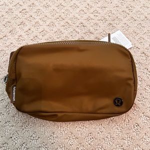 Lululemon everywhere belt bag (NWT)